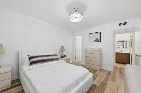 468 Normandy J Delray Beach FL 33484