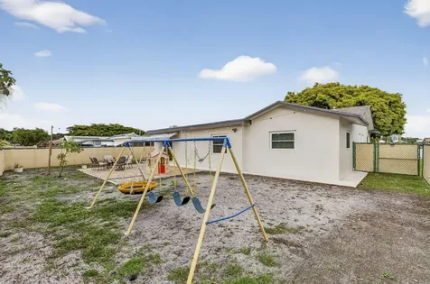 7101 Nw 98th Terrace Tamarac FL 33321