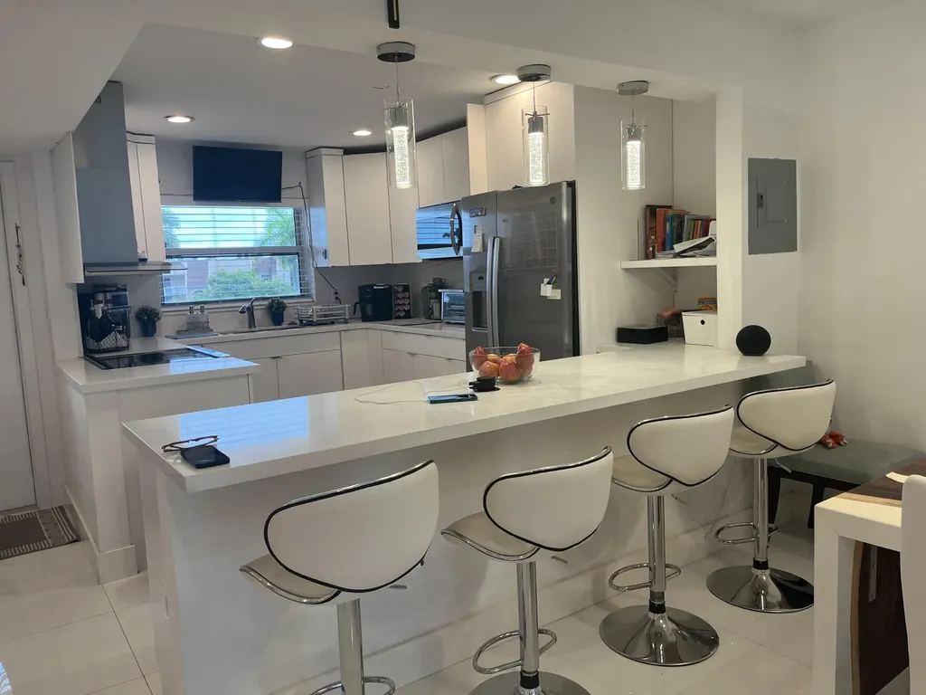 9321 Sunrise Lakes Boulevard Sunrise FL 33322