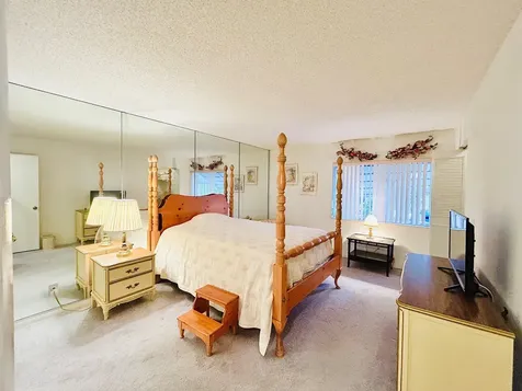 224 Pine Hov Circle Greenacres FL 33463