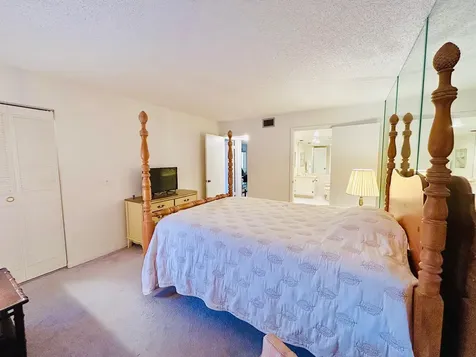 224 Pine Hov Circle Greenacres FL 33463