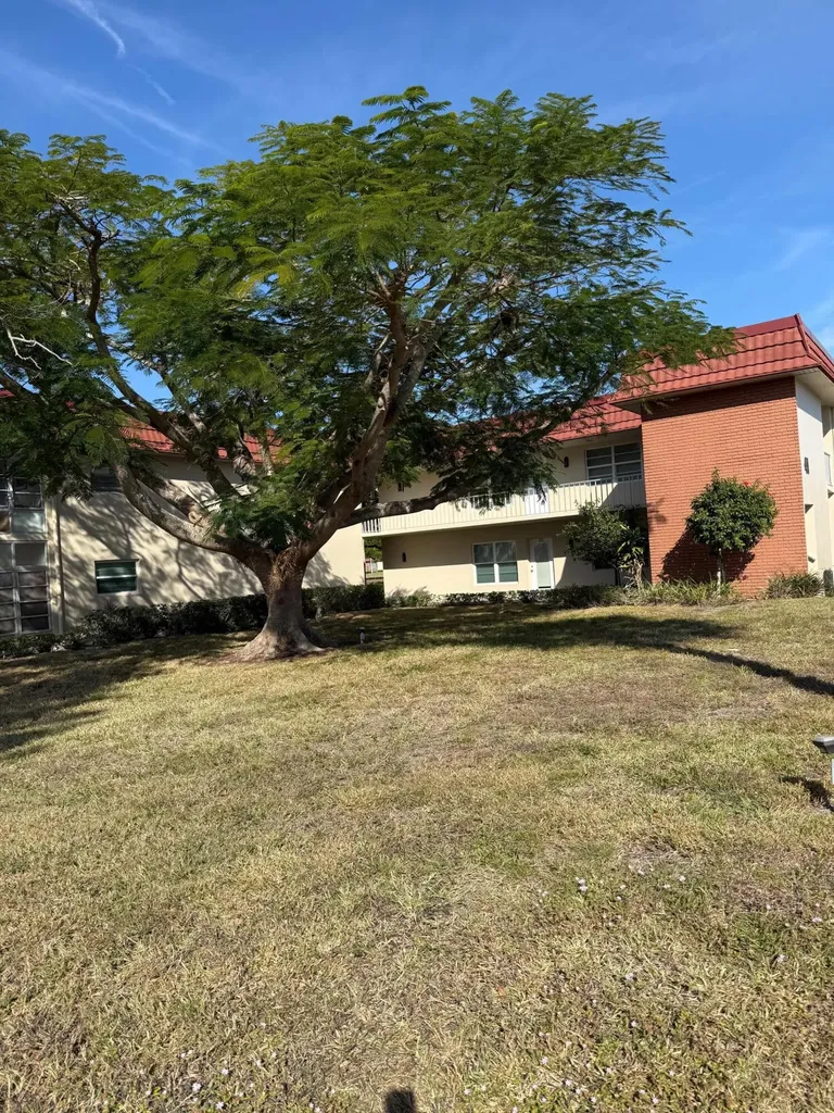 41 Woodland Drive Vero Beach FL 32962