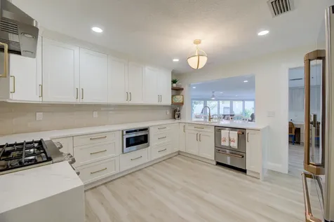 521 Se 4 Court Pompano Beach FL 33060