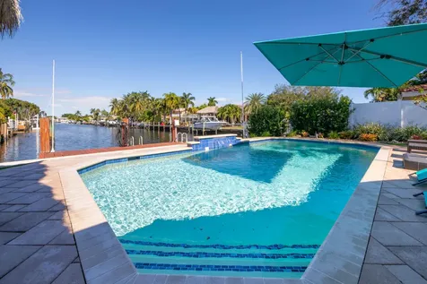 521 Se 4 Court Pompano Beach FL 33060