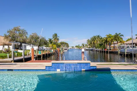 521 Se 4 Court Pompano Beach FL 33060