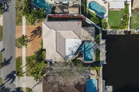 521 Se 4 Court Pompano Beach FL 33060