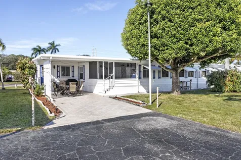 32007 Domingo Bay Boynton Beach FL 33436