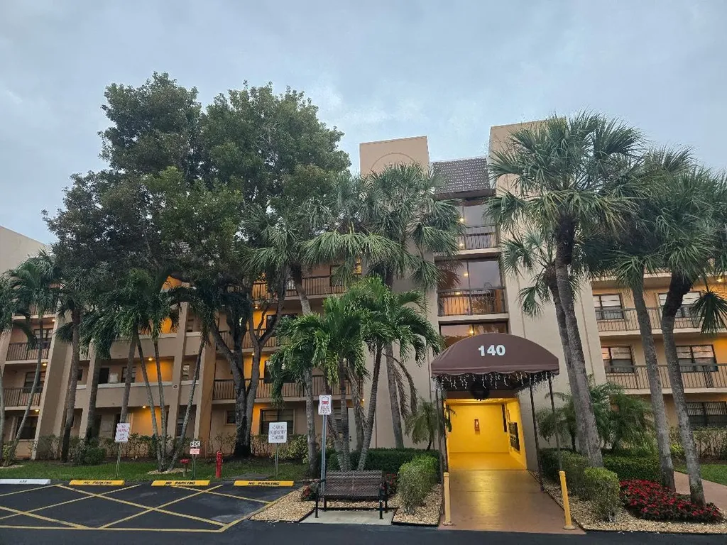 140 Lake Nancy Lane West Palm Beach FL 33411