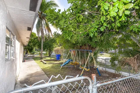 7750 SW 10th Court North Lauderdale FL 33068