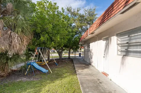 7750 SW 10th Court North Lauderdale FL 33068