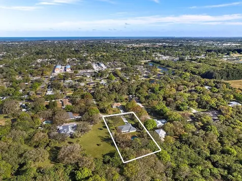2801 Grove Drive Fort Pierce FL 34981