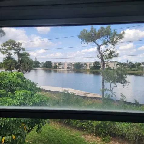 334 Southampton B West Palm Beach FL 33417