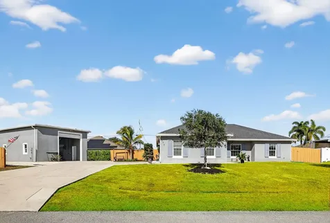 375 Sw Alcan Drive Port Saint Lucie FL 34953