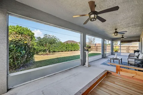 375 Sw Alcan Drive Port Saint Lucie FL 34953