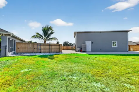 375 Sw Alcan Drive Port Saint Lucie FL 34953