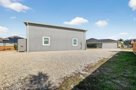 375 Sw Alcan Drive Port Saint Lucie FL 34953