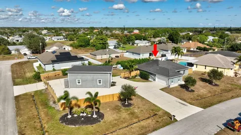 375 Sw Alcan Drive Port Saint Lucie FL 34953