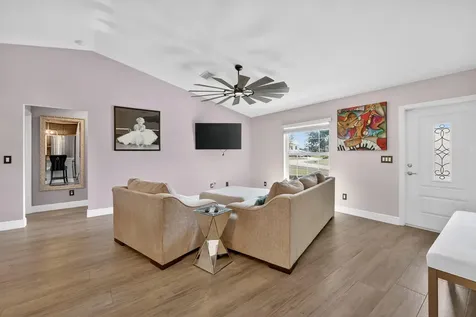 375 Sw Alcan Drive Port Saint Lucie FL 34953