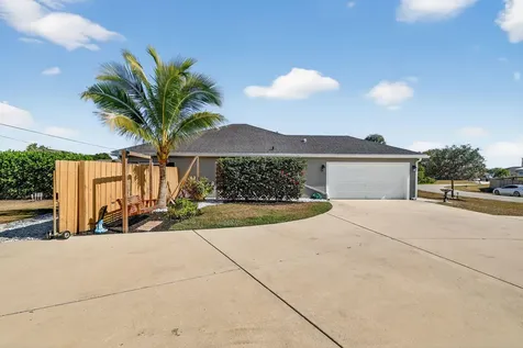 375 Sw Alcan Drive Port Saint Lucie FL 34953