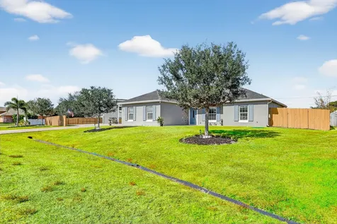 375 Sw Alcan Drive Port Saint Lucie FL 34953