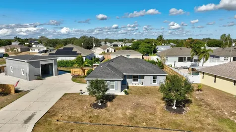 375 Sw Alcan Drive Port Saint Lucie FL 34953