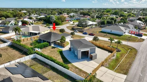 375 Sw Alcan Drive Port Saint Lucie FL 34953