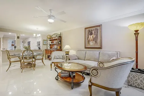 7286 Huntington Lane Delray Beach FL 33446