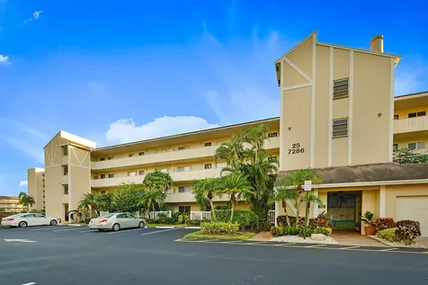 7286 Huntington Lane Delray Beach FL 33446