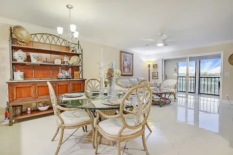 7286 Huntington Lane Delray Beach FL 33446