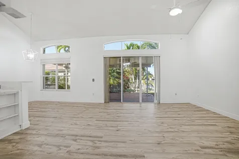 4819 Nw 53rd Circle Coconut Creek FL 33073