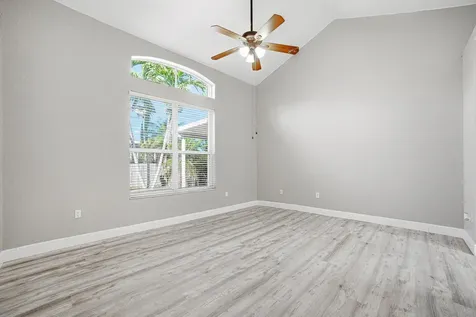 4819 Nw 53rd Circle Coconut Creek FL 33073