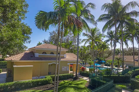 4819 Nw 53rd Circle Coconut Creek FL 33073