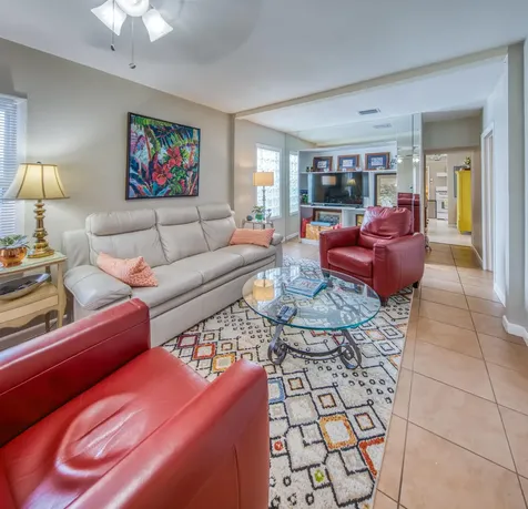 124,6&8 N F Street Lake Worth Beach FL 33460