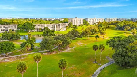 3900 Oaks Clubhouse Drive Pompano Beach FL 33069