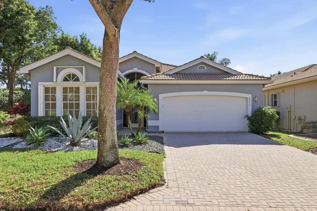 8752 Palm River Drive Lake Worth FL 33467