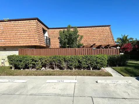 1006 10th Lane Greenacres FL 33463