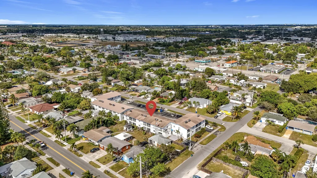 410 W Palm Street Lantana FL 33462