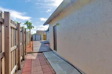 3880 Nw 2nd Court Deerfield Beach FL 33442