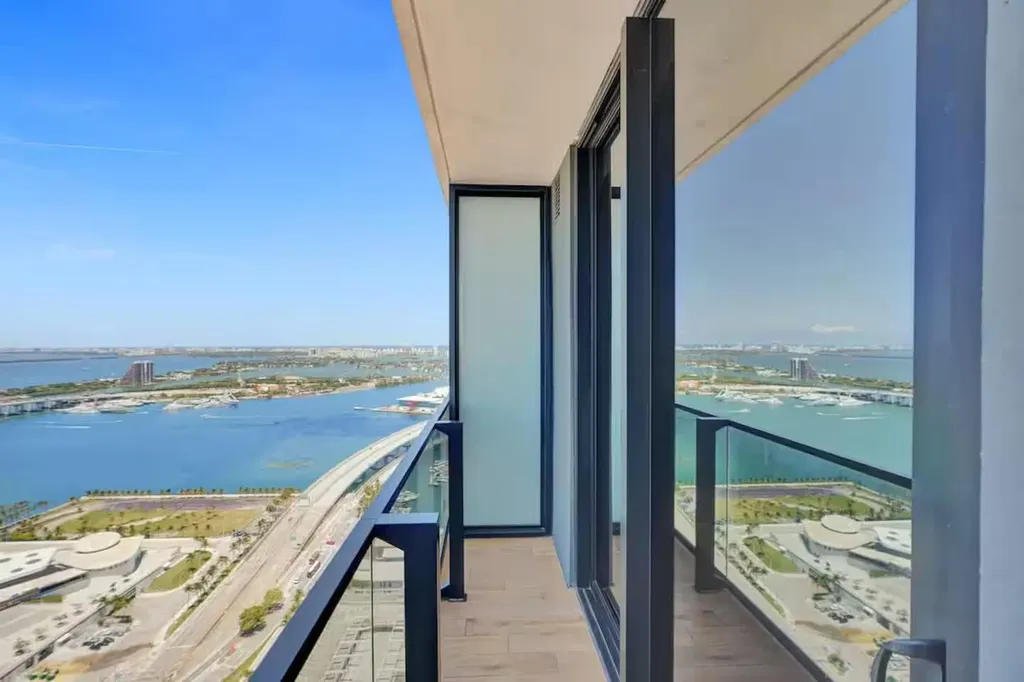 398 Ne 5th Street Miami FL 33132