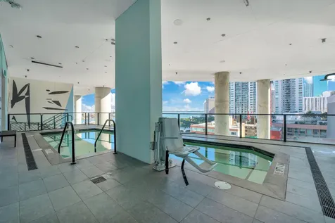 398 Ne 5th Street Miami FL 33132