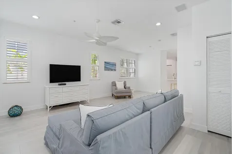 295 Ne 5th Avenue Delray Beach FL 33483