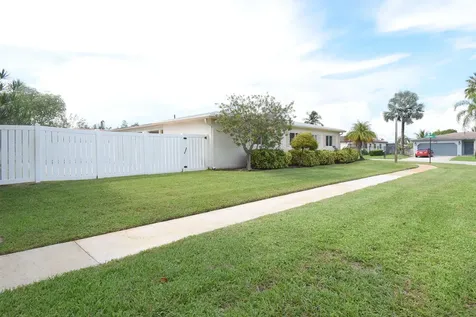 22465 Labrador Street Boca Raton FL 33428