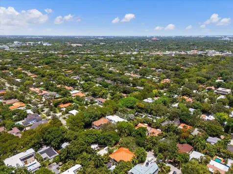 3917 S Le Jeune Road Miami FL 33146