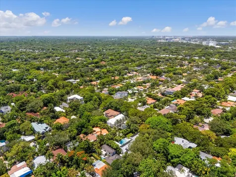 3917 S Le Jeune Road Miami FL 33146
