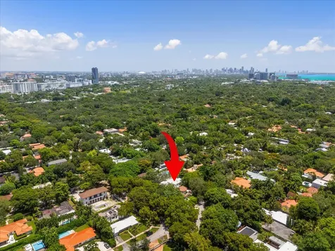 3917 S Le Jeune Road Miami FL 33146