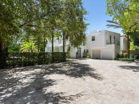 3917 S Le Jeune Road Miami FL 33146