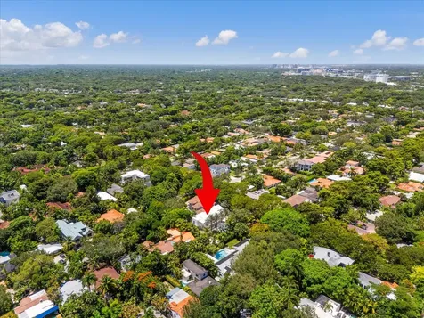 3917 S Le Jeune Road Miami FL 33146
