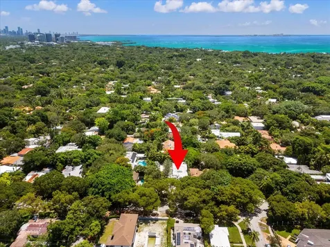 3917 S Le Jeune Road Miami FL 33146