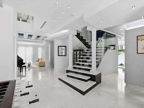 3917 S Le Jeune Road Miami FL 33146