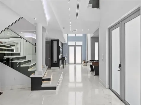 3917 S Le Jeune Road Miami FL 33146